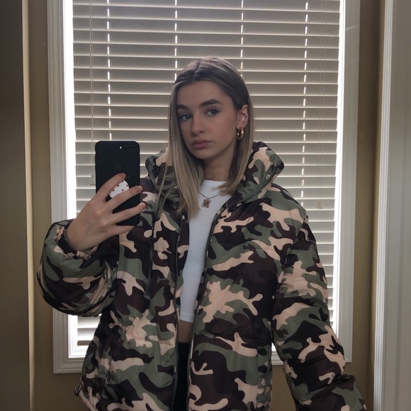 Meet your Posher, Irena - Picture 1 of 1